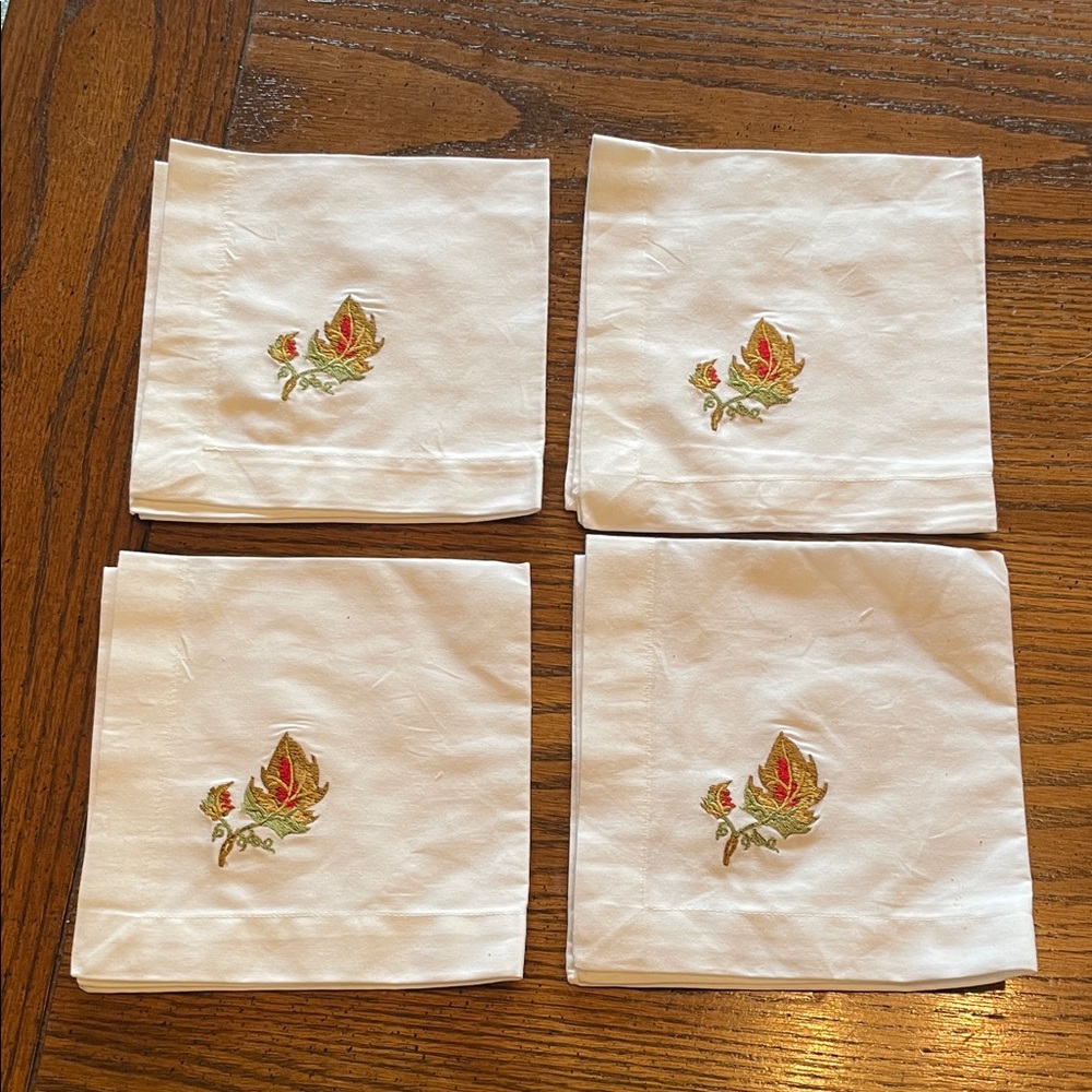 Leaf Embroidered Napkins (4) NWOT